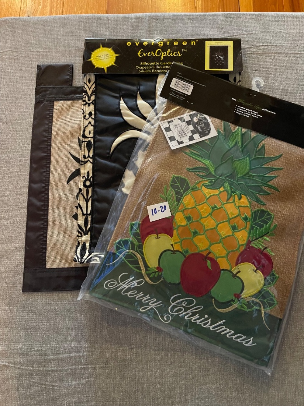 Lot of 3 NEW Double Sided Pineapple Garden Flags - Picture 9 of 9